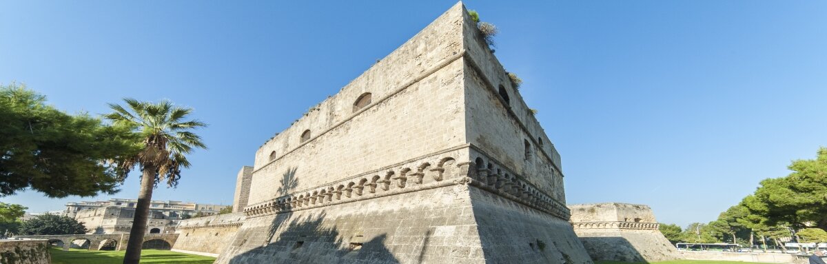 Bari castello2